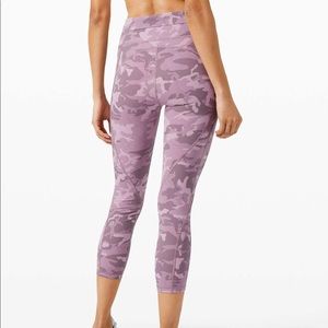 Lululemon Camo Time To Sweat Crop 23” Size 6